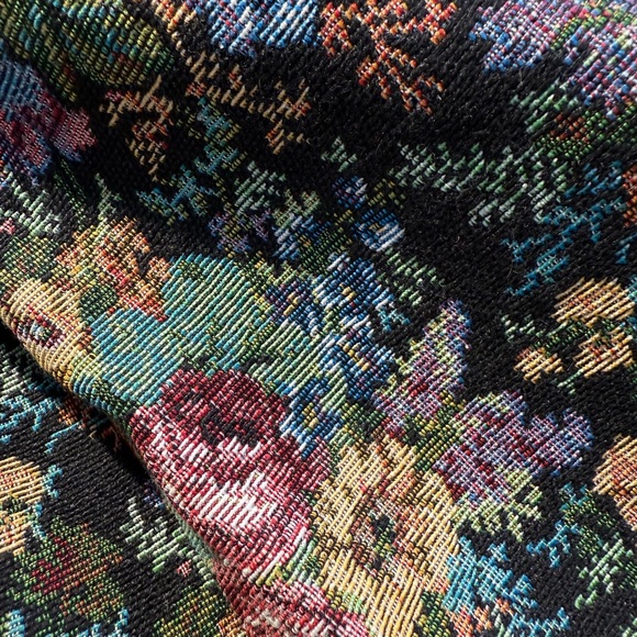 New in Floral Women's Skirt - Picture 7 of 7